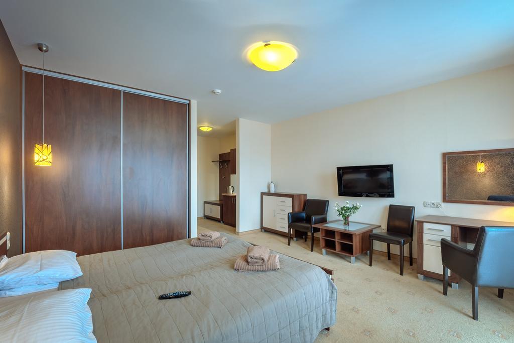 Apartamenty Diva 코워브제크 외부 사진