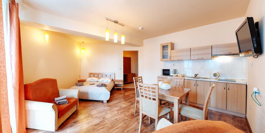 Apartamenty Diva 코워브제크 외부 사진