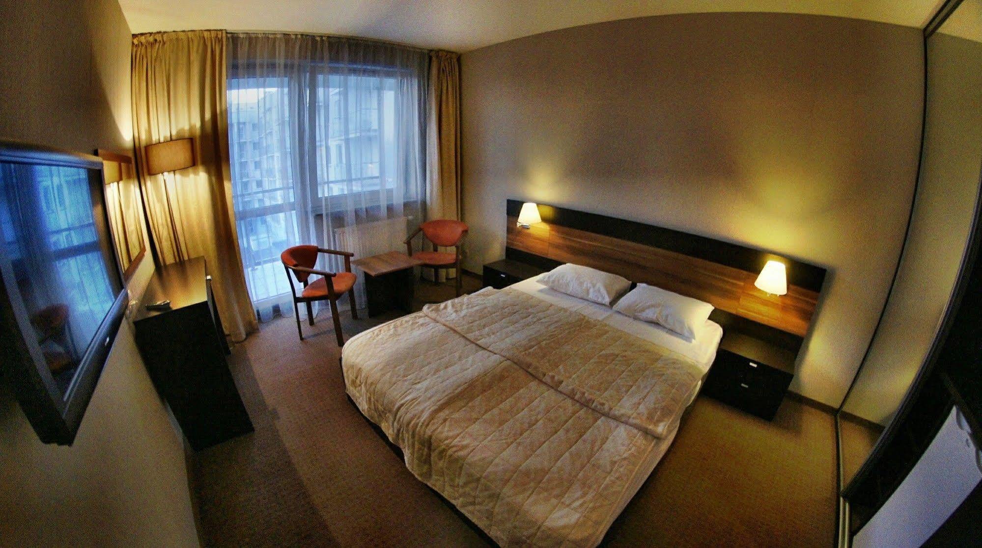 Apartamenty Diva 코워브제크 외부 사진